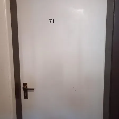 Altstadt Oase アパートホテル *